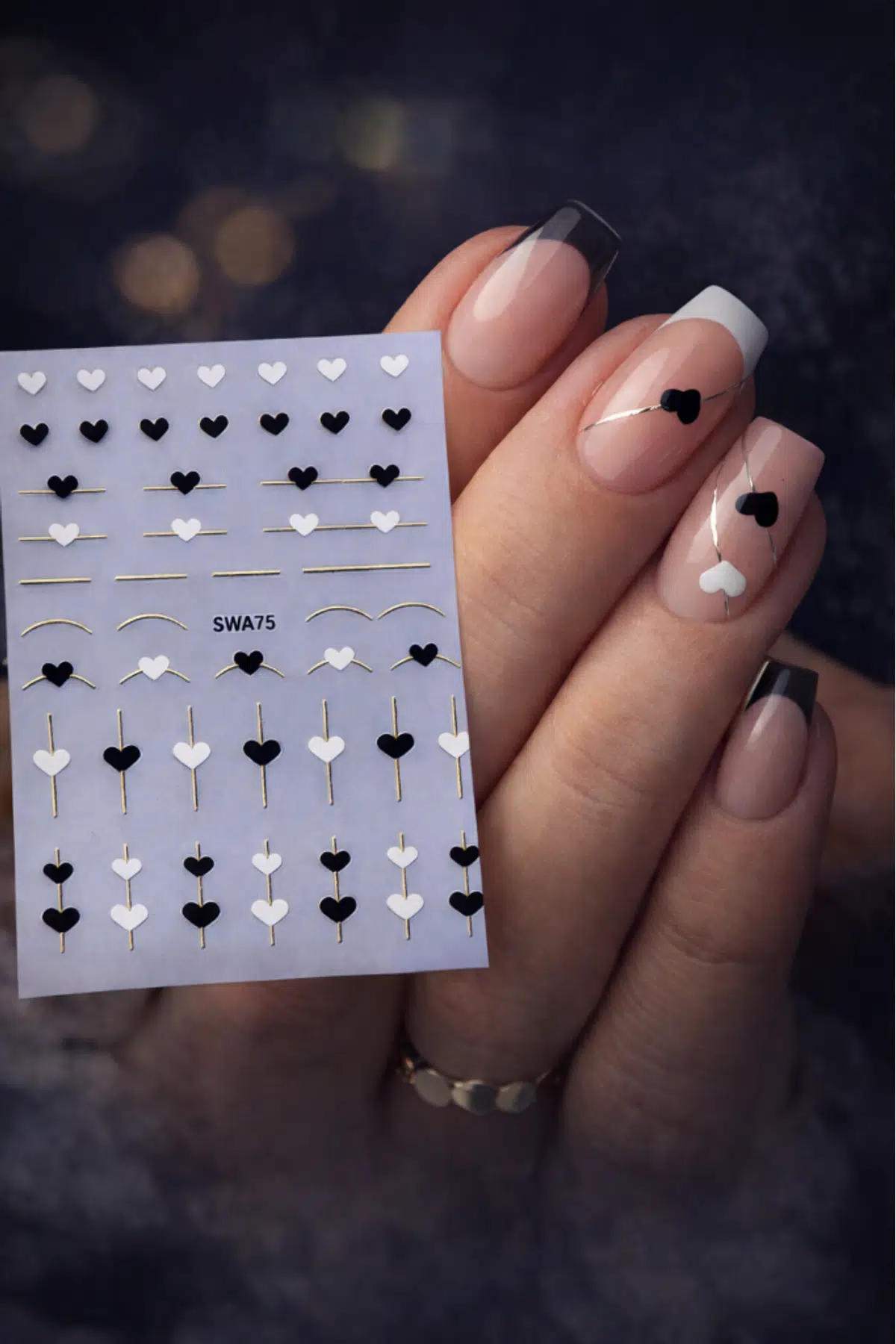 Misyul 5D Tırnak Sticker Yapışkanı B&W Kalpli ve Gold Şeritli MIS-3835